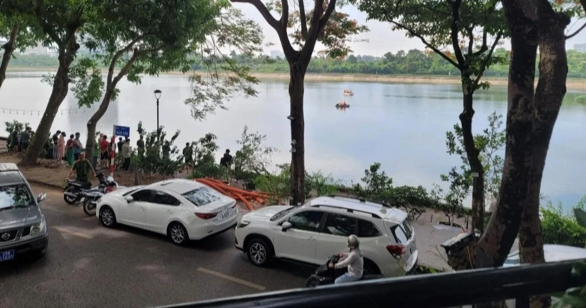 Nam sinh lớp 11 tử vong do đuối nước ở hồ Linh Đàm
