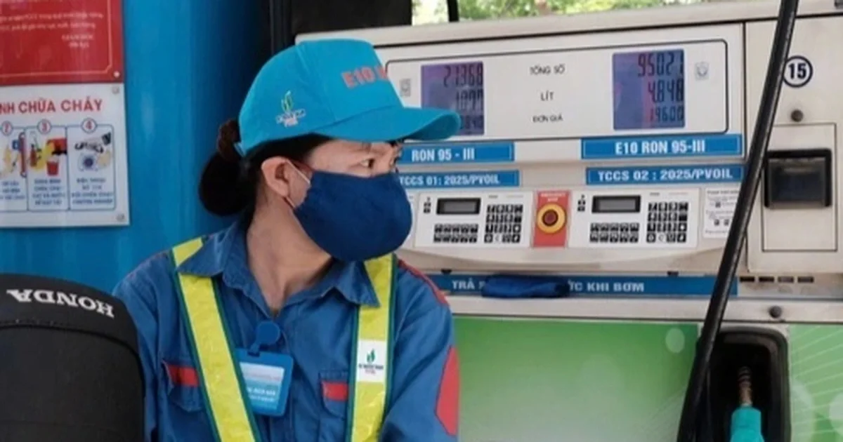 Giá xăng dầu tiếp tục đi xuống, một mặt hàng giảm trên 1.000 đồng/lít