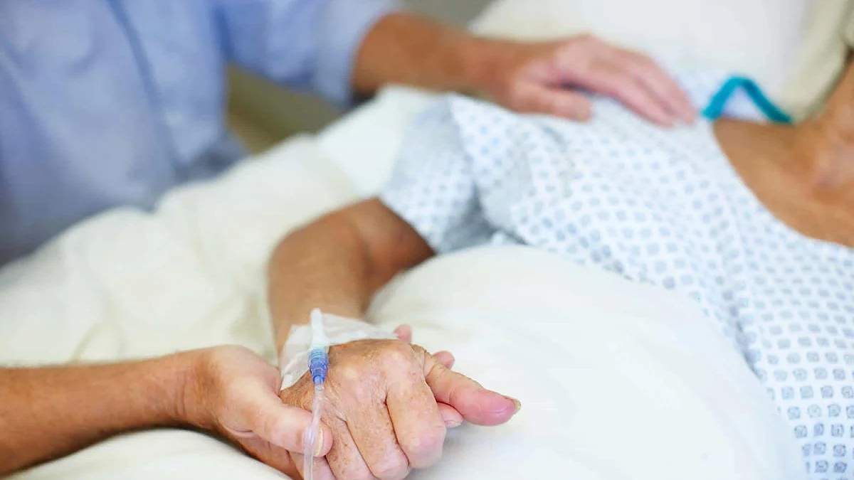 'Buông xuôi' và 'bùng sáng' - Hai dấu hiệu đặc biệt xuất hiện ngay trước lúc lìa đời