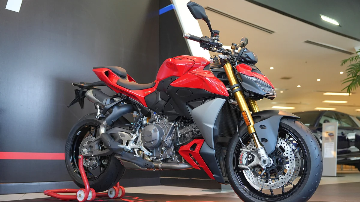 Ducati trình làng thế hệ mới Panigale V2 S và Streetfighter V2 S