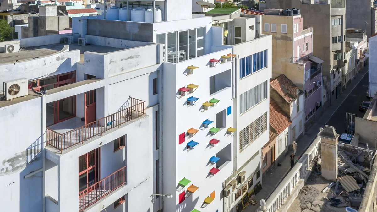 Căn nhà tại Cape Verde có mặt tiền phỏng theo bảng màu vẽ