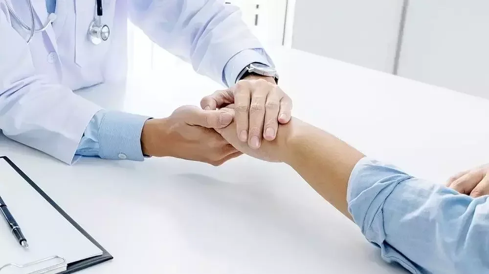 Ham muốn tình dục tăng cao có đồng nghĩa với chứng cuồng dâm?