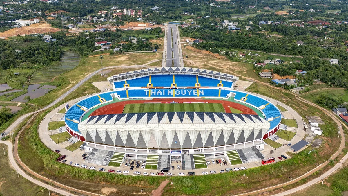 Đội tuyển Việt Nam lần đầu thi đấu tại sân vận động Thái Nguyên