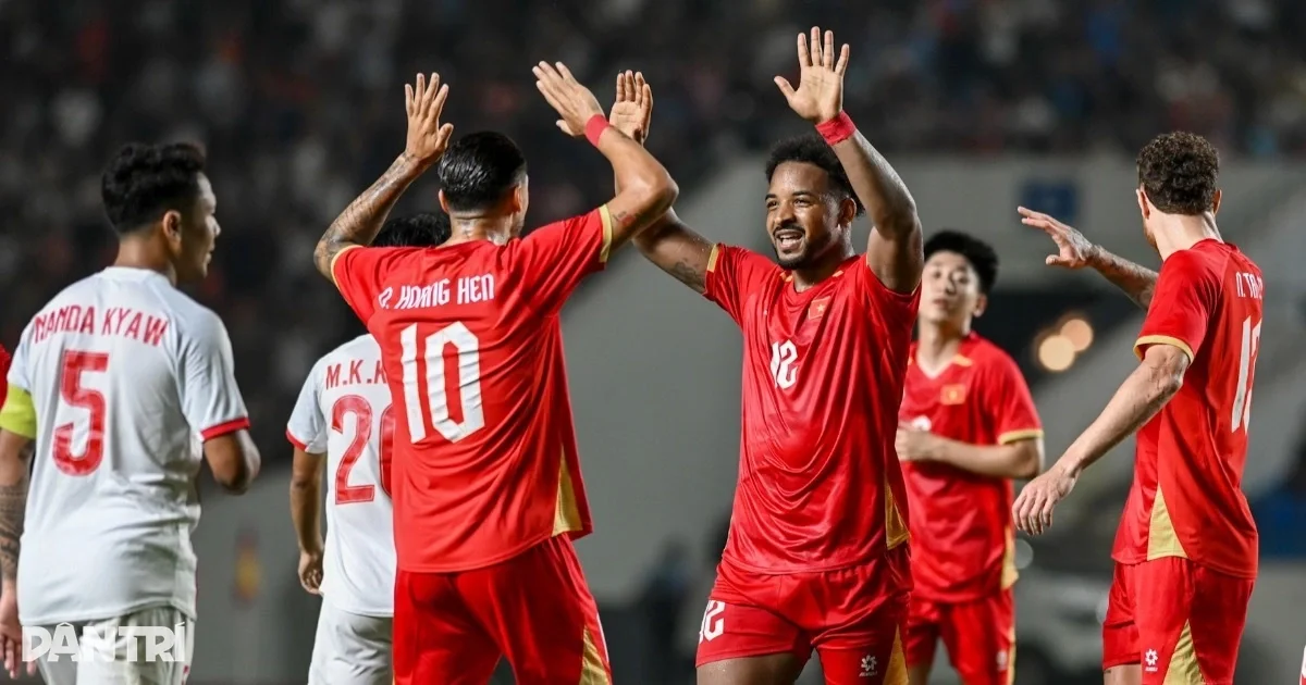 Tuyển Việt Nam đè bẹp Myanmar 4-0 trong ngày Xuân Son lập công